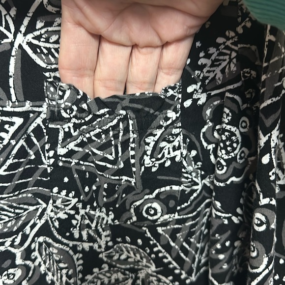 Gloria Vanderbilt Casuals leaf, flower and diamond print XL button down shirt - Picture 2 of 9